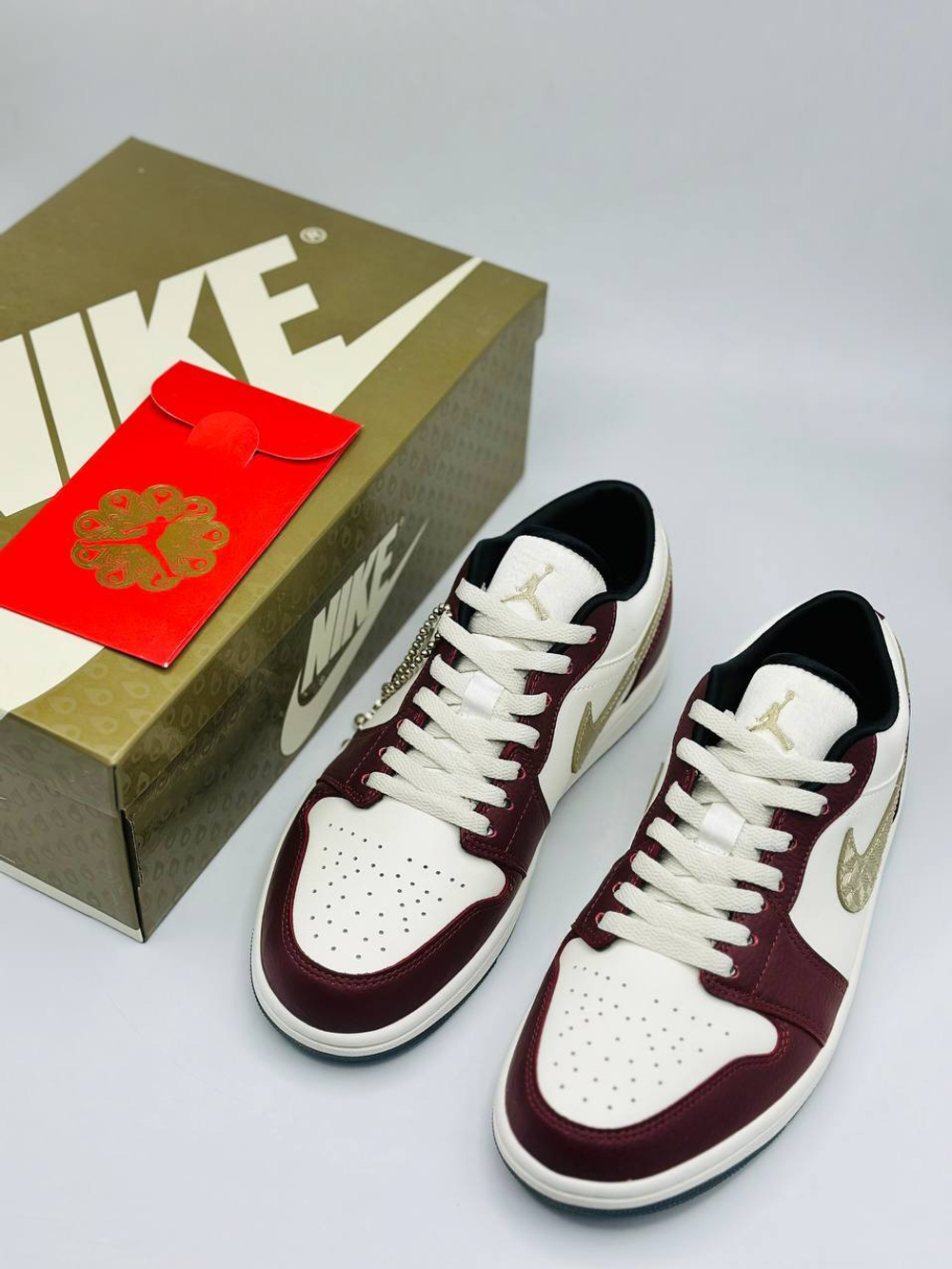 Кроссовки NIKE AIR JORDAN