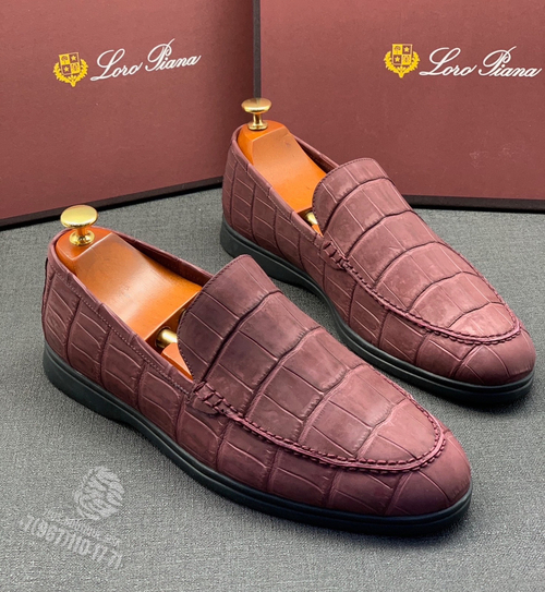 Лоферы Loro Piana из кожи крокодила