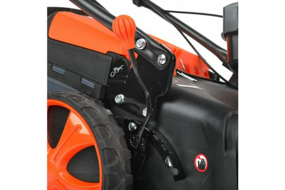 Бензиновая газонокосилка PATRIOT PT 47LS 512109014