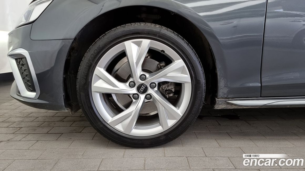 Audi A4 (B9) 40 TFSI Premium (08.2022)