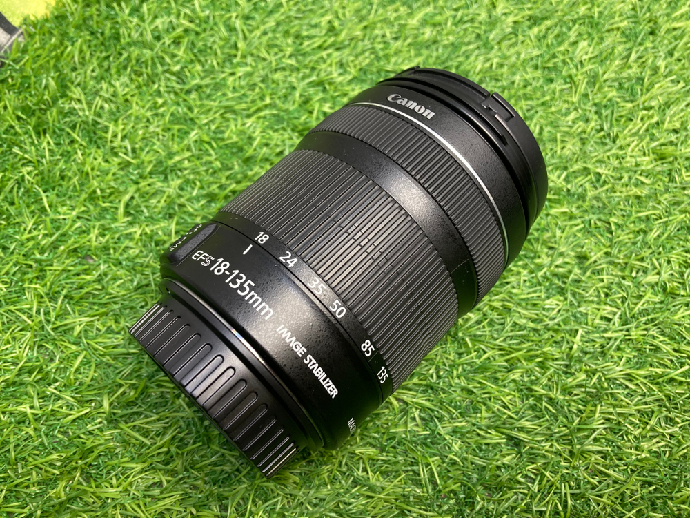Canon EF-S 18-135mm 3.5-5.6 IS STM