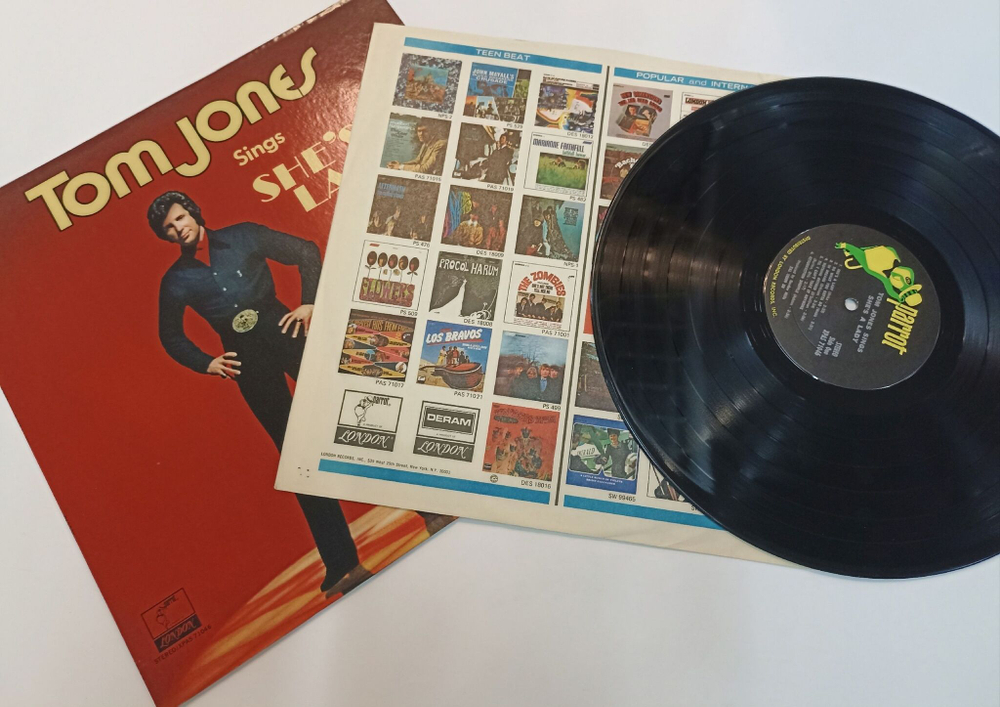 Винтажная виниловая пластинка LP Tom Jones Tom Jones Sings Shes A Lady (USA 1971)