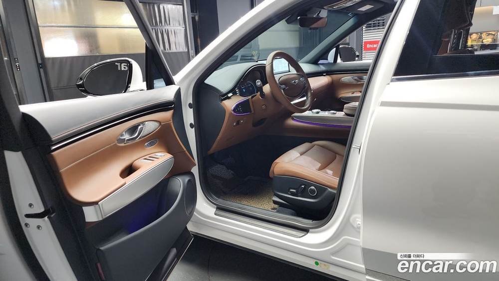 Genesis GV70 2.5T Бензин 2WD (04.2021)