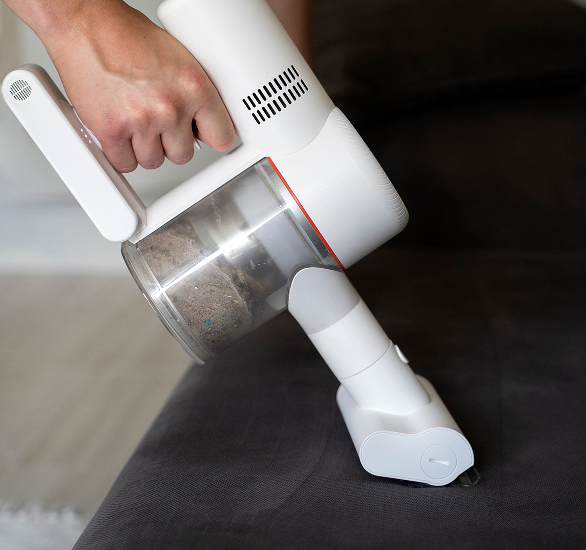 Как продлить жизнь кровати: подробное руководство по уходу за разными материалами