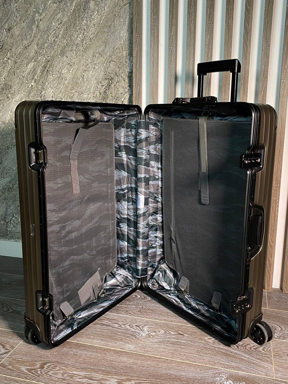 Чемодан Rimowa