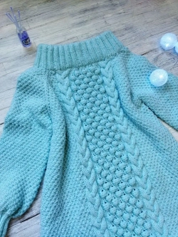 Платье вязаное