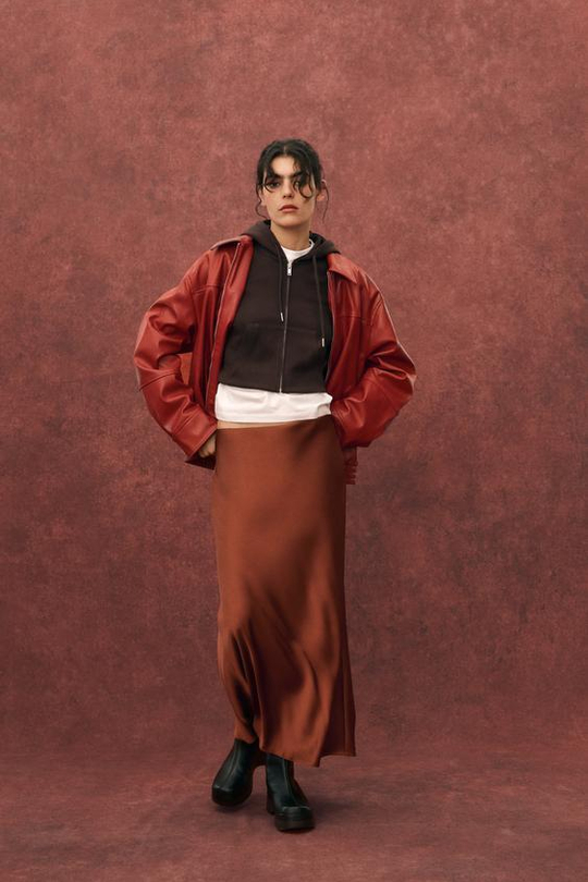 ZARA АТЛАСНАЯ ЮБКА МИДИ, ТЕМНО-МЕДНЫЙ