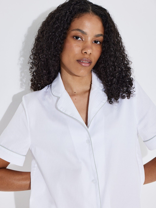 Пижама Suite Pyjama in white (2) рубашка с коротким рукавом + шорты