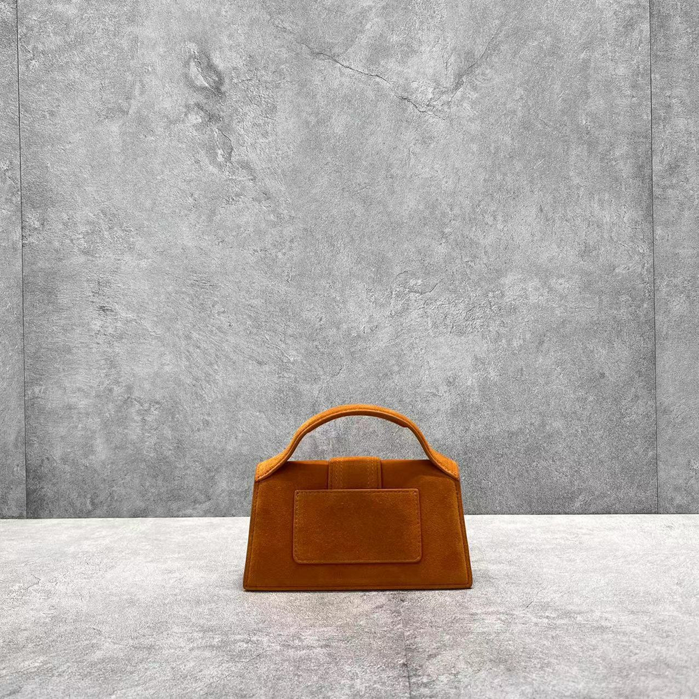 Jacquemus Le Bambino 17 cm