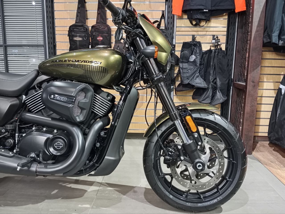 Harley-Davidson Street Rod 