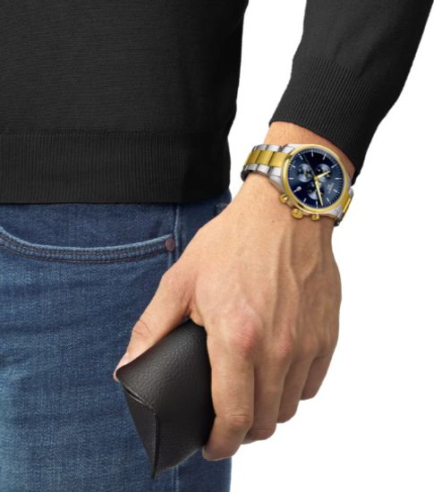 Мужские часы Tissot T116.617.22.041.0 на руке