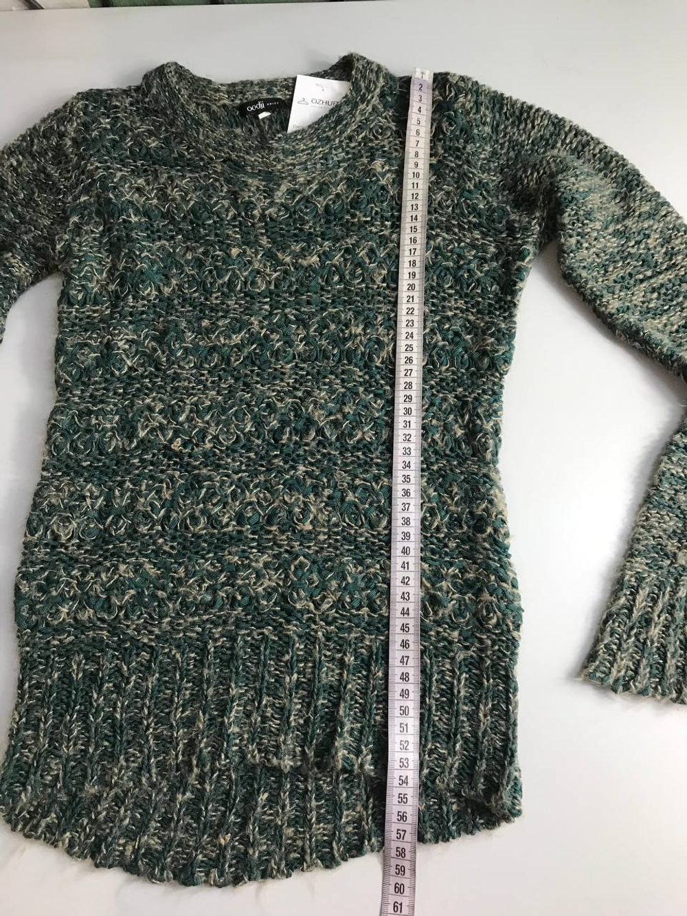 Свитер Oodji стильный и уютный, маркировка 36, визуально на 42 размер