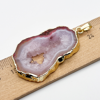 Срез агата тонированный в оправе, подвеска, размер камня 41*26 мм, цена за 1 шт