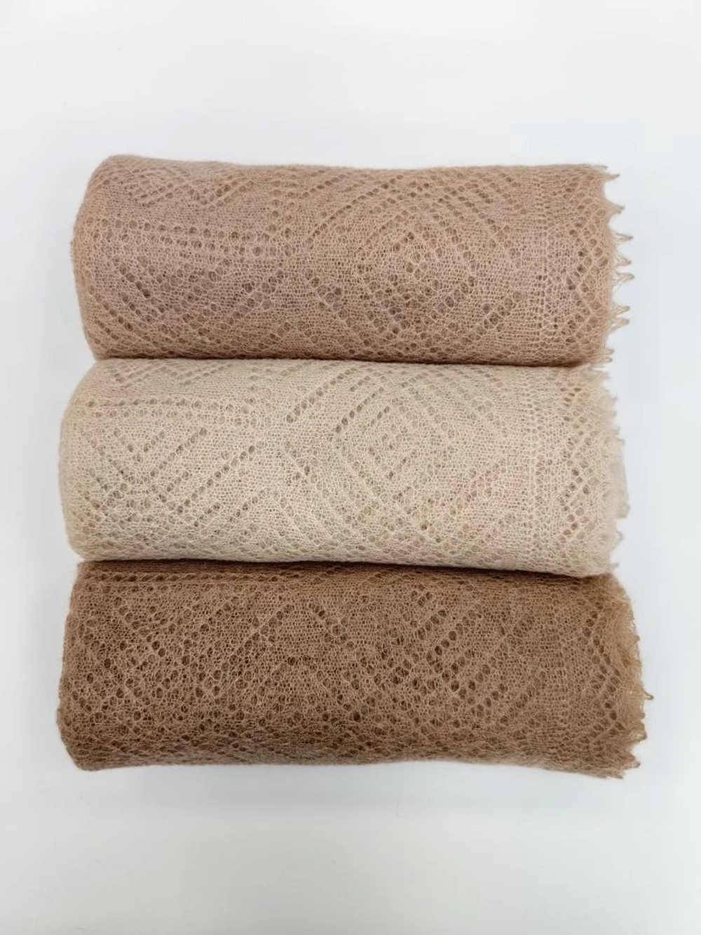 Оренбургский пуховый платок-паутинка А120-29 бежевый