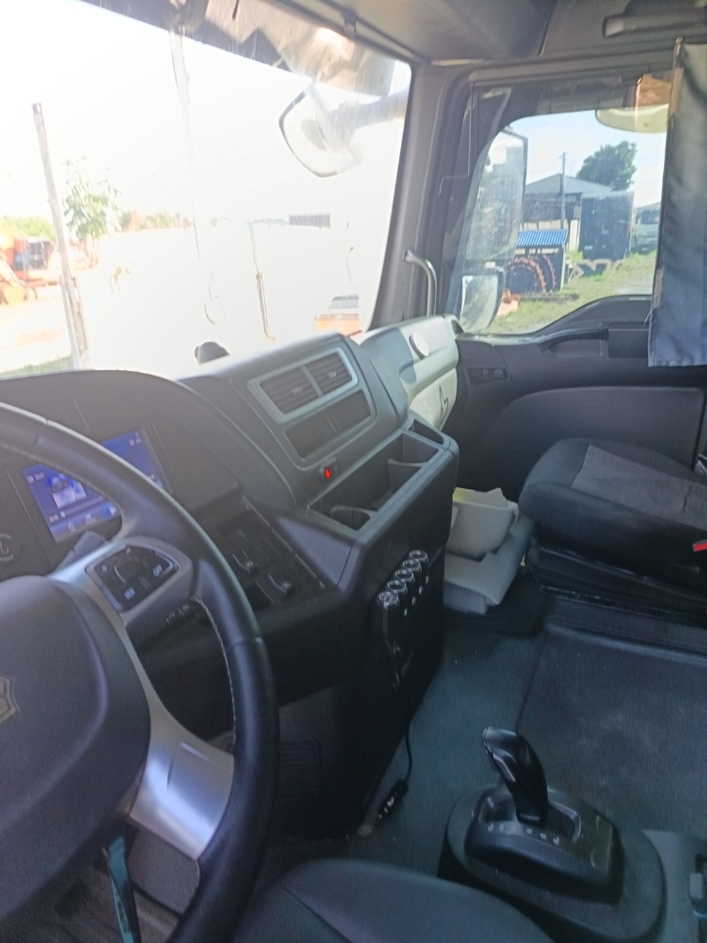 SITRAK C7H 4x2 Седельный тягач ZZ4186V391HE (Дизельный, 12,4 л, 480 л.с., МТ)