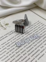 Запонки серебристые квадратные с черными полосками