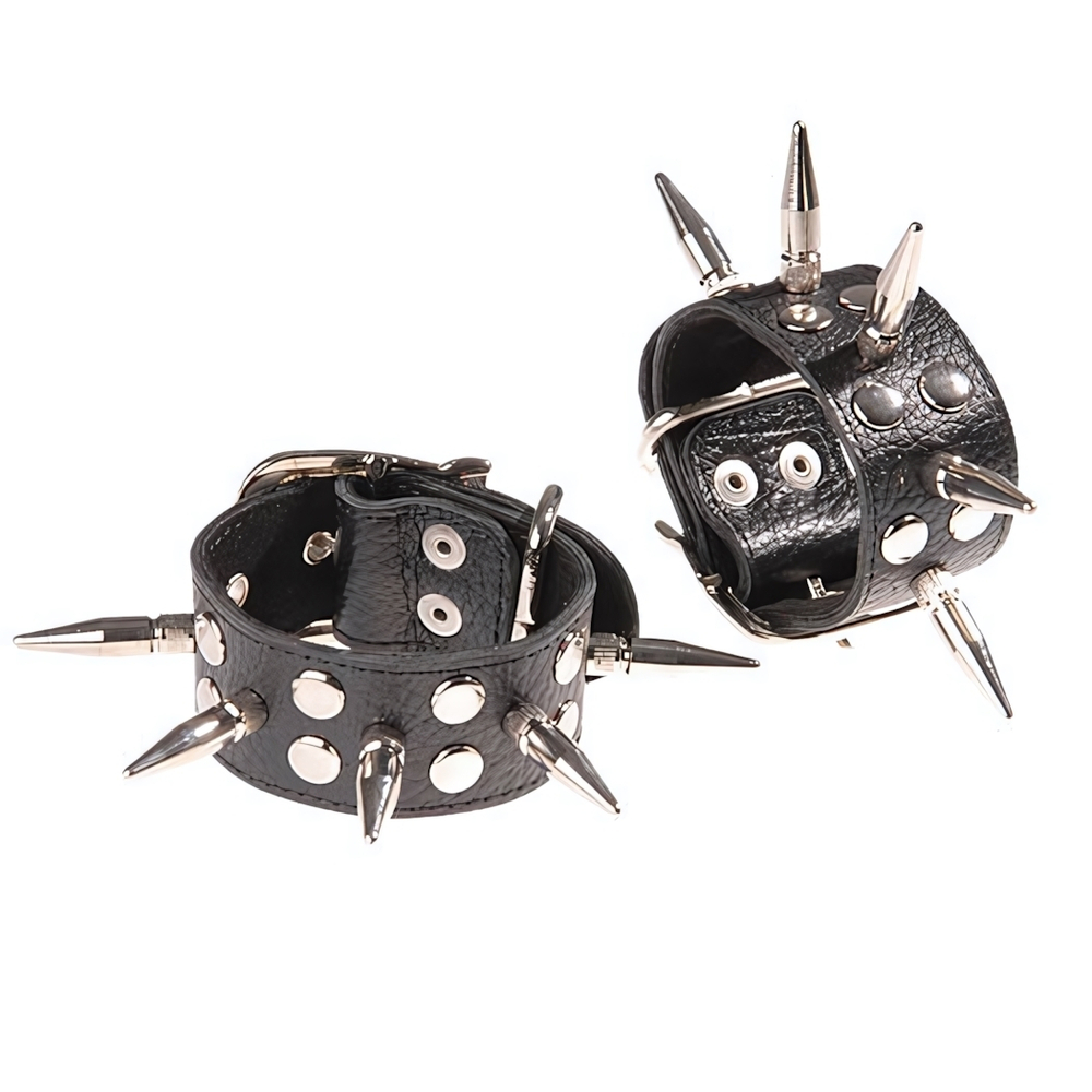 Черные кожаные наручники с шипами и заклепками (Цвет: черный)