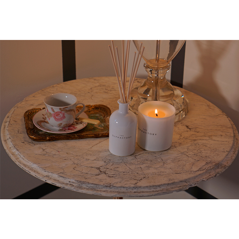 Свеча ароматическая the olphactory, white insignia, philippa 1990, 60 ч