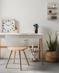 Стул Bjorg Arms с прозрачной спинкой