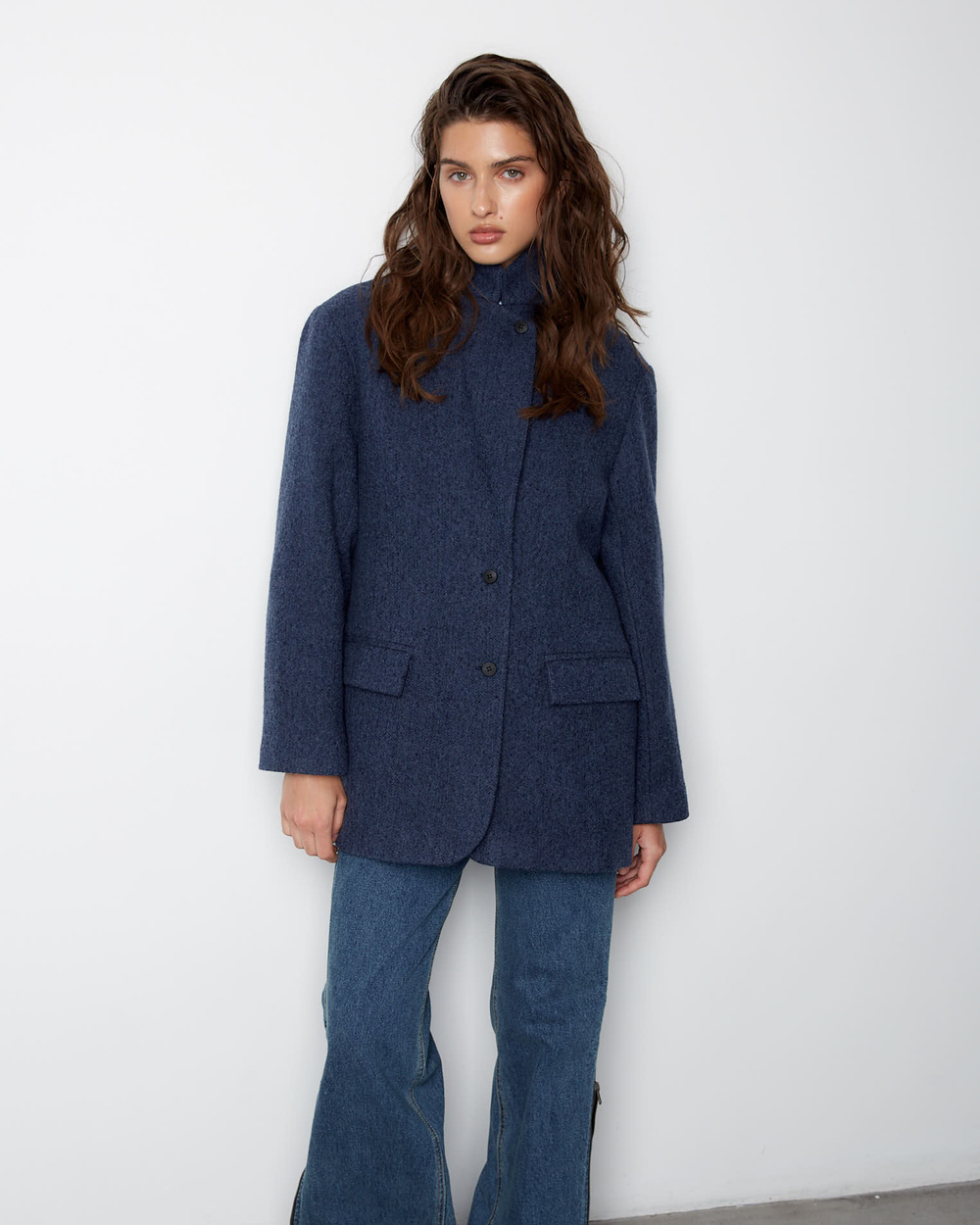 Пальто-жакет из шерсти елочка темно-синий