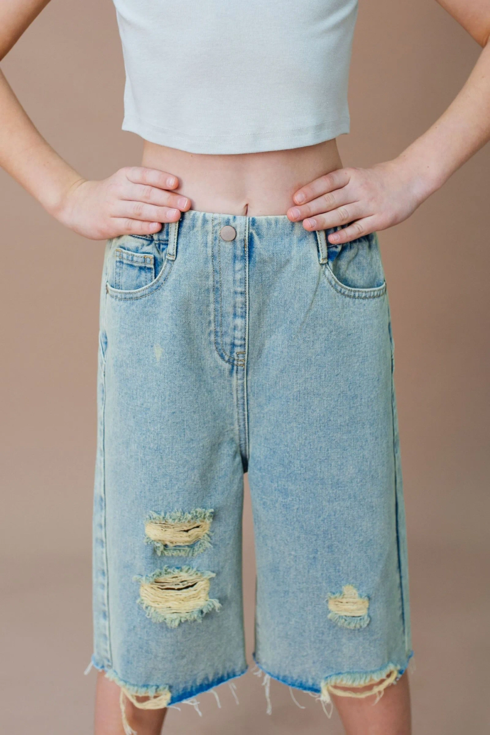 Шорты бермуды рваные