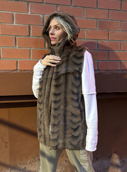 Жилет с капюшоном /орех