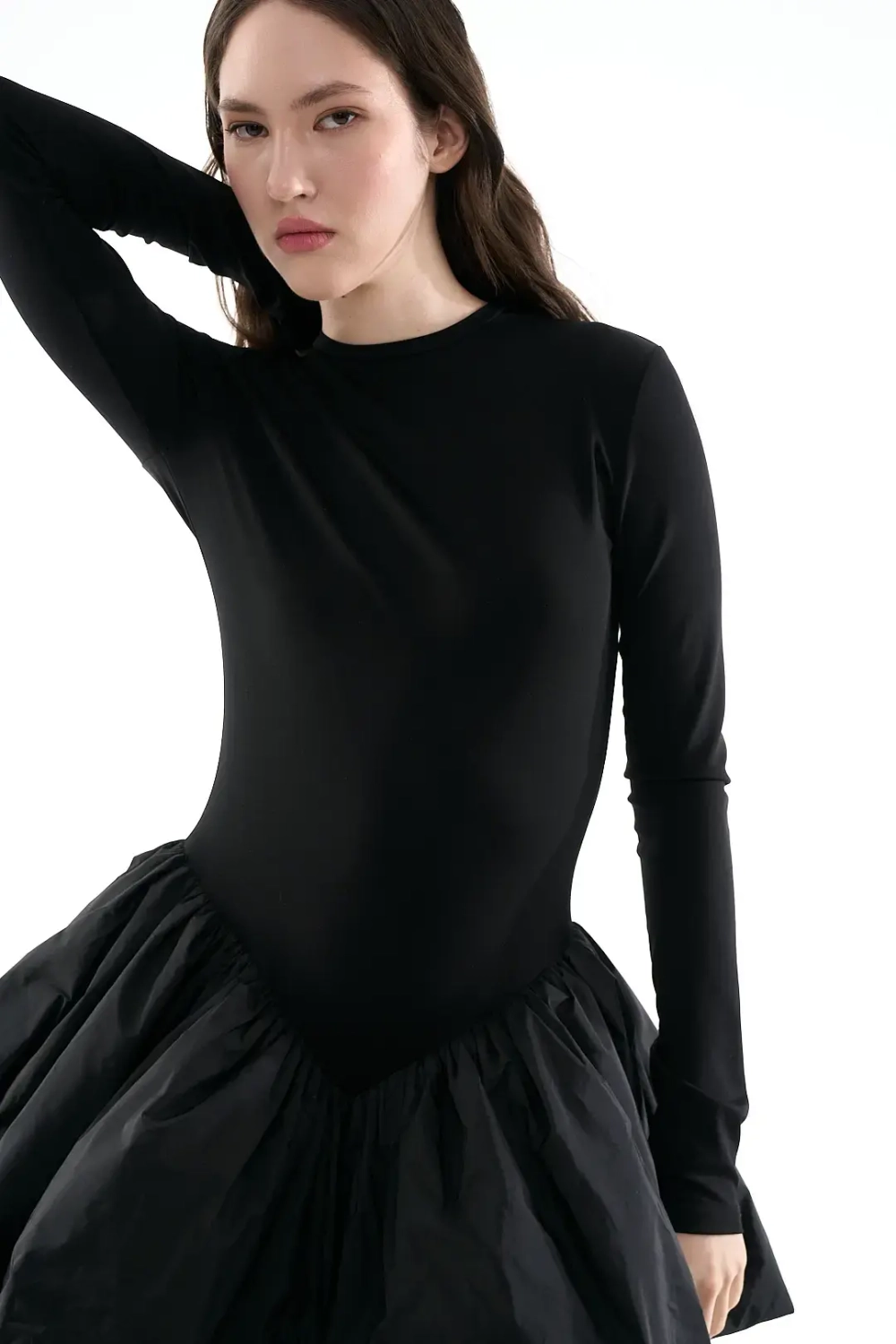 Платье-русалка мини с юбкой из тафты