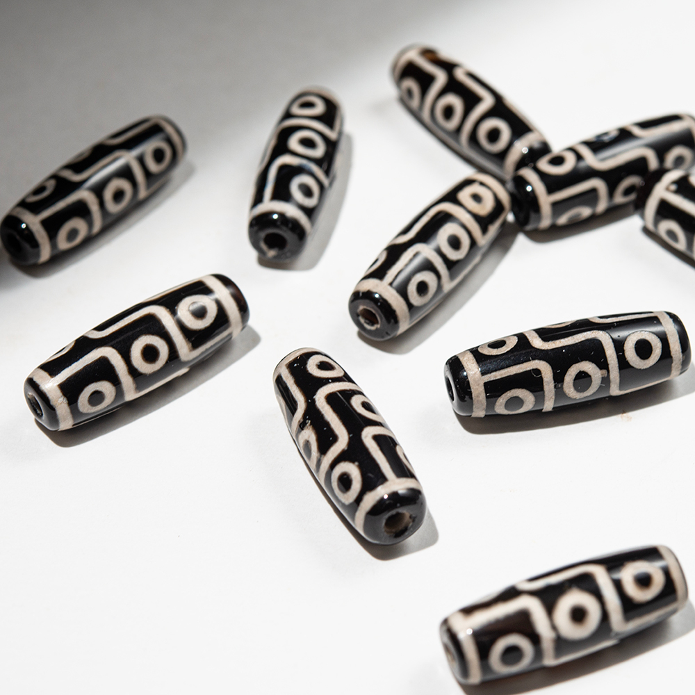 Бусина Дзи "Девять глаз" из агата, 29*10,5мм, черный