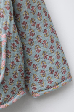 ZARA СТЕГАНАЯ КУРТКА С ЦВЕТОЧНЫМ ПРИНТОМ, РАЗНОЦВЕТНЫЙ