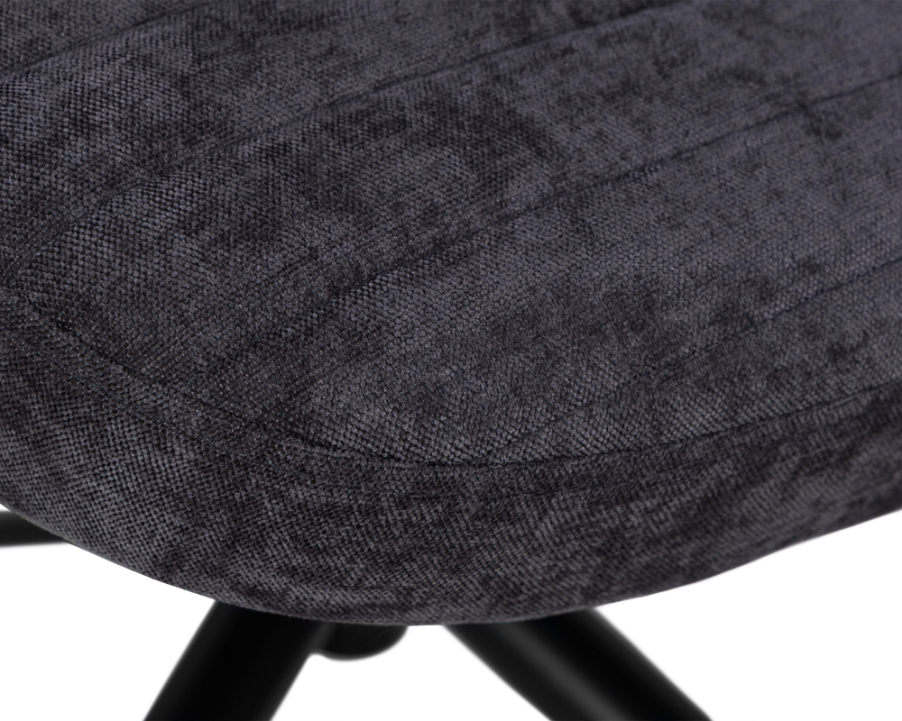 Офисное кресло для руководителей DOBRIN LOKI (антрацит (VRH230-01))