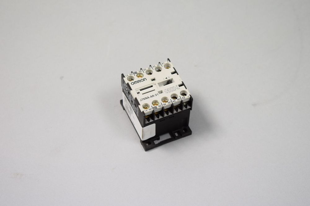 OMRON J7KNA-AR-31