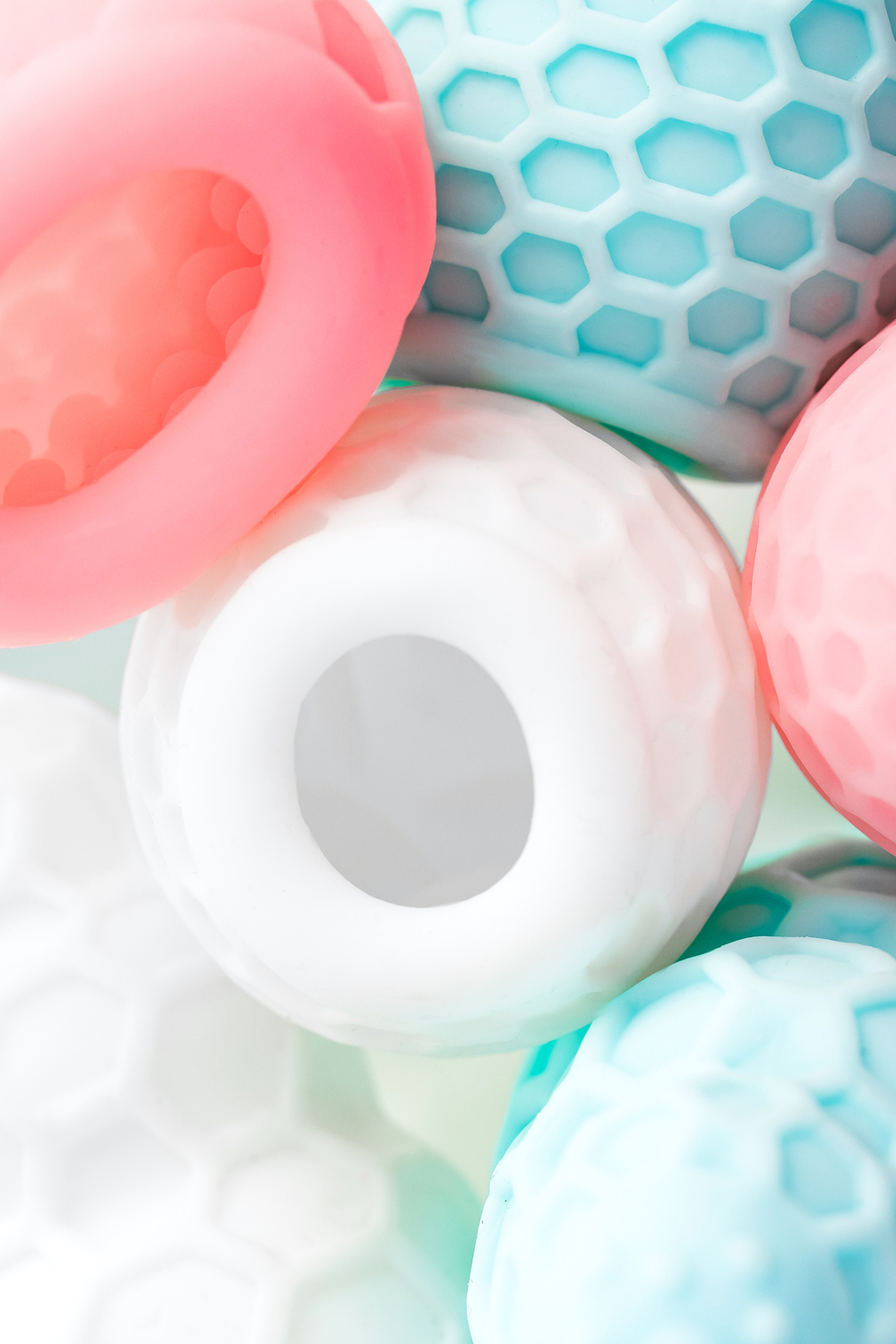 Мастурбатор A-Toys Pufl белый 6 см