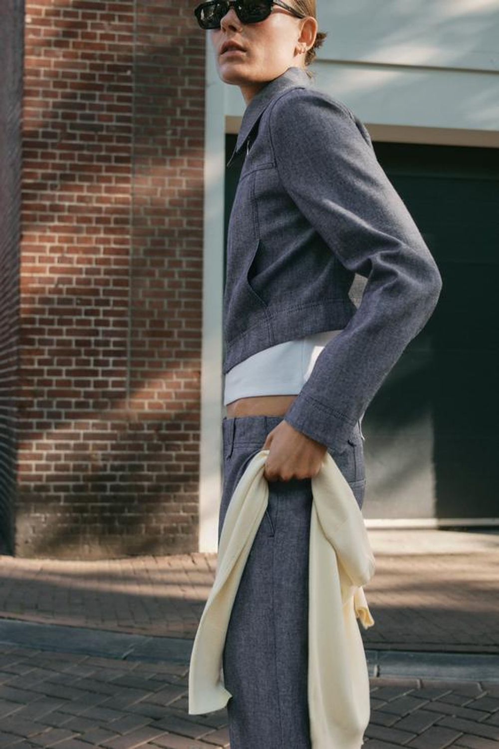 ZARA БРЮКИ СО ШЛЕВКАМИ И ДЕКОРАТИВНОЙ ОТСТРОЧКОЙ, СИНИЙ