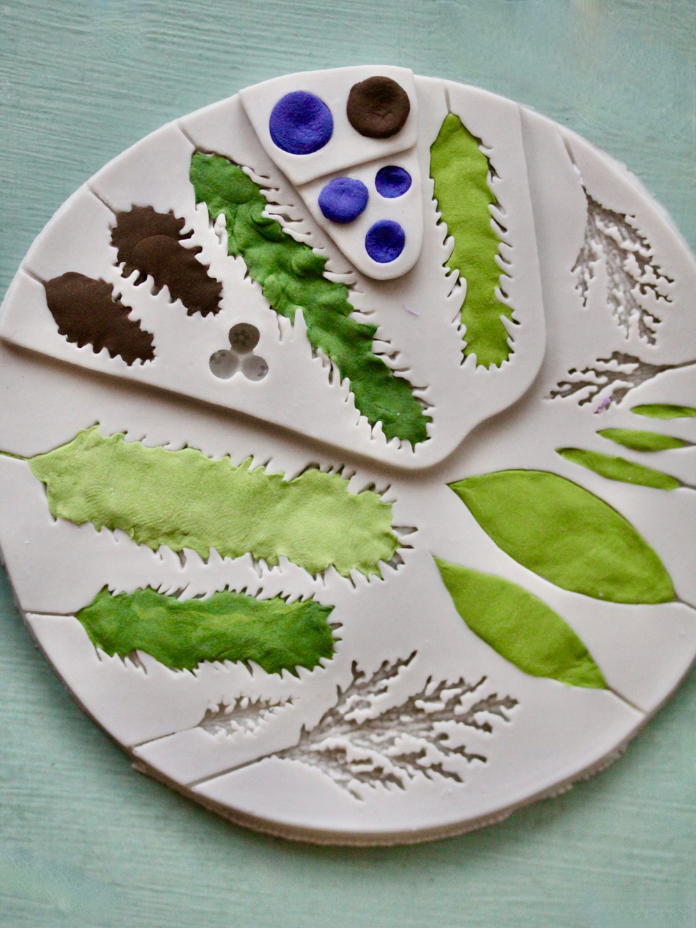 Молд силиконовый для лепки листьев "Гербарий №2 с ягодками и шишками" / Форма для мелких листьев эвкалипта / Молд для полимерной глины, мыла, воска