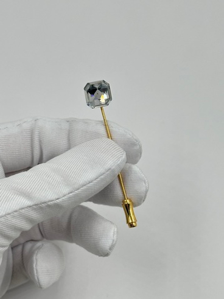 Брошь булавка с кристаллом