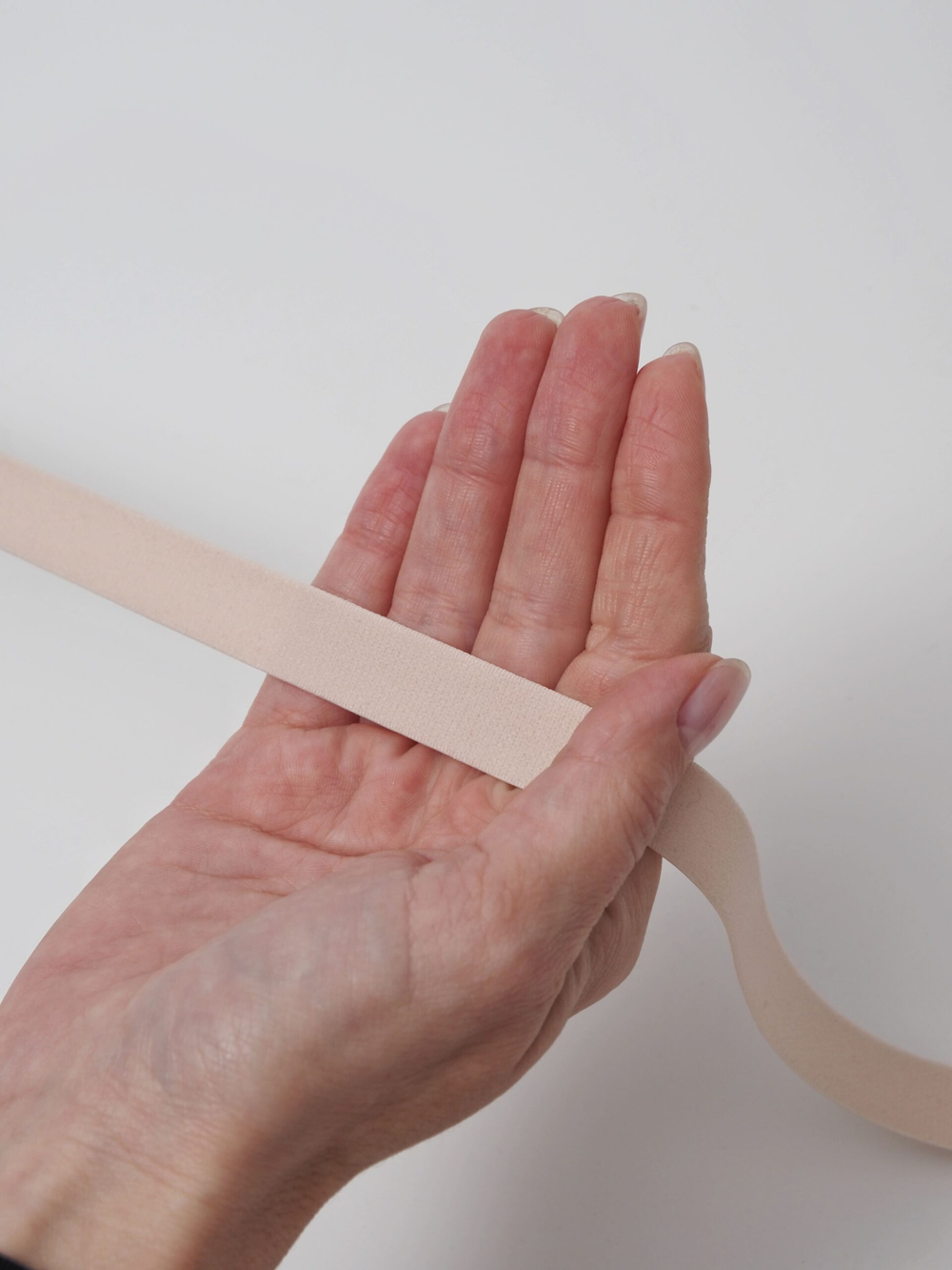 Резинка бретелечная глянцевая цвет серебристый пион ширина 15 мм