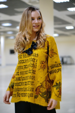 Дизайнерский свитер, по мотивам рисунков из средневековых манускриптов