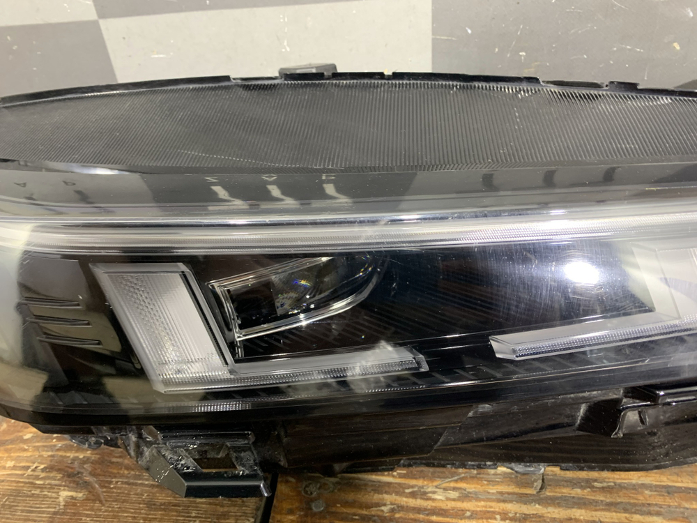 Фара правая Changan Lamore 23-нв Б/У Оригинал 4121020DY01