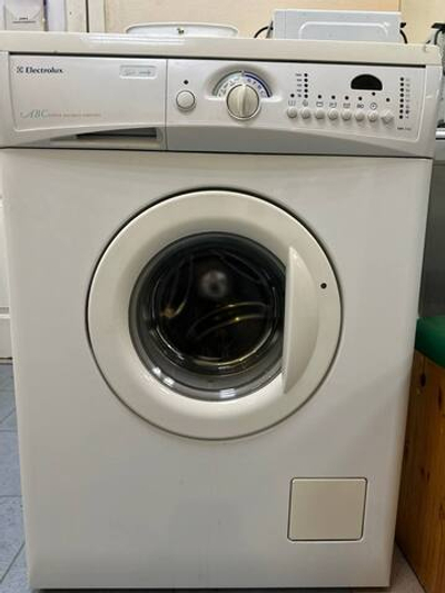 Стиральная машина electrolux ews 1046 Б/У фронтальная 4.5 кг до 1000 об/мин