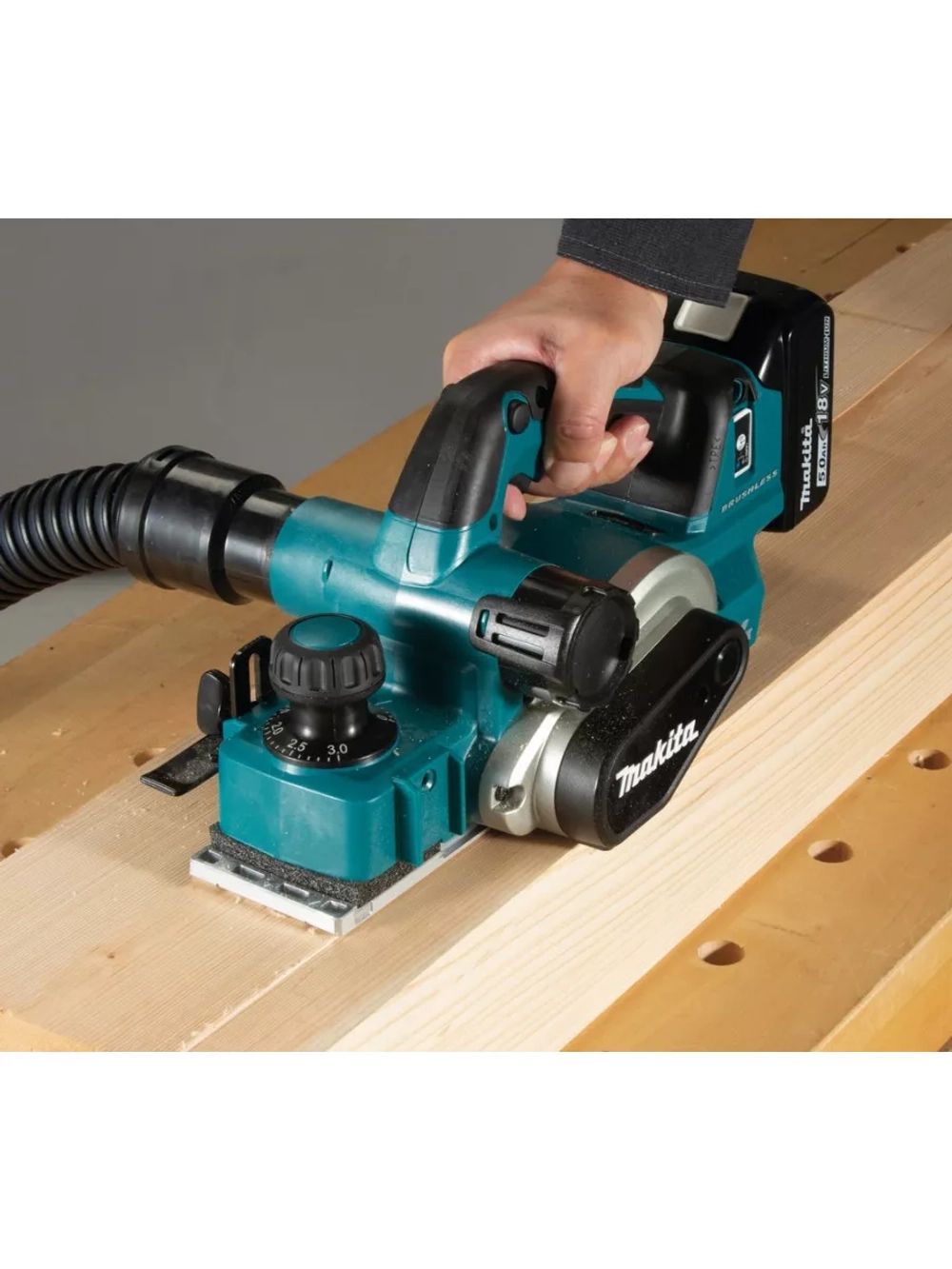 Аккумуляторный рубанок Makita DKP181ZU