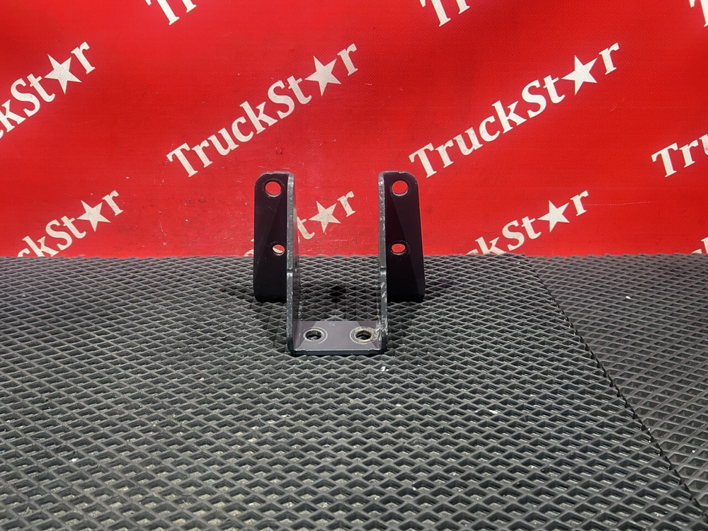 Кронштейн крыла заднего 2021г