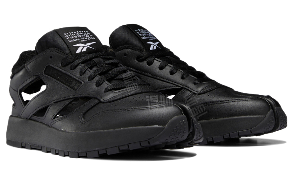 Кроссовки Maison Margiela X Reebok Classic Leather Tabi Decortique Low