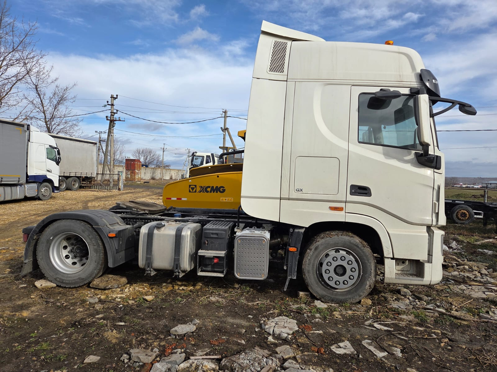 DongFeng GX 4x2 Седельный тягач DFH4180 (Дизельный, 13,0 л, 509 л.с., АТ)