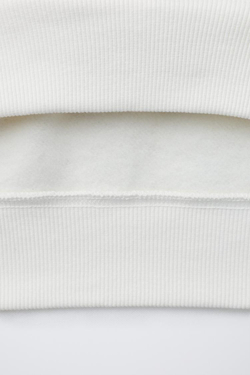 ZARA ТОЛСТОВКА С ПРИНТОМ, ЭКРЮ