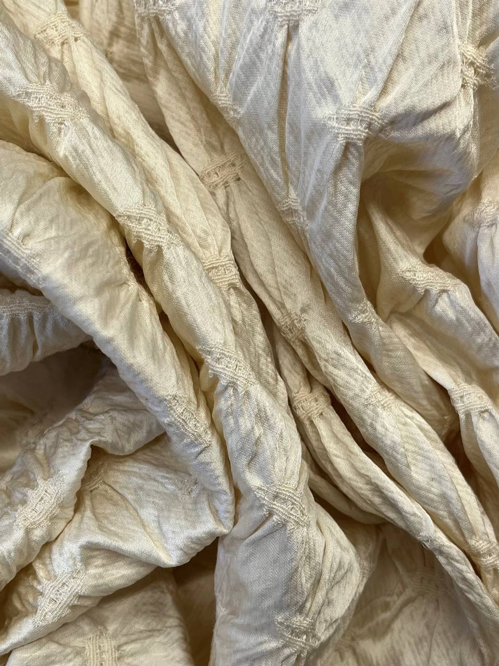 Вискоза с хлопком, нейлоном и эластаном сливочная фактурная