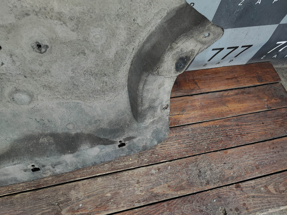 Пыльник двигателя BMW X5 (F15) 13-18 Б/У Оригинал 51757360155