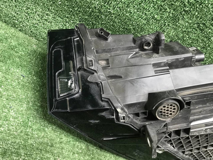 Фара правая Audi Q7 2 (2015-2019) LED