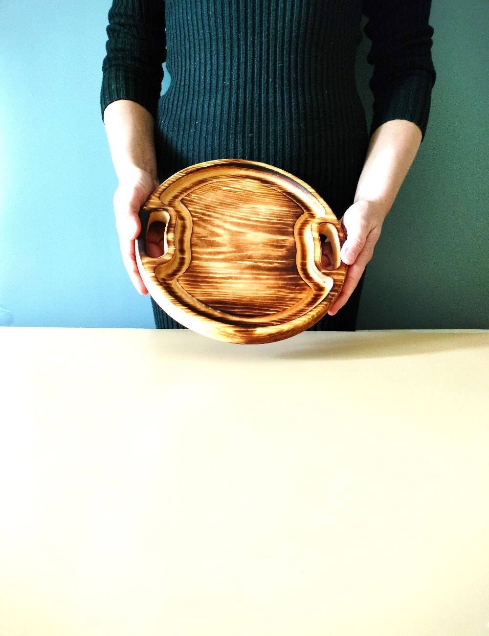 Поднос деревянный круглый сервировочный WS20