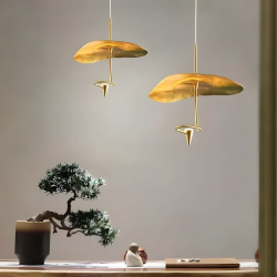 Элегантный подвесной светильник в современном арт-деко стиле.