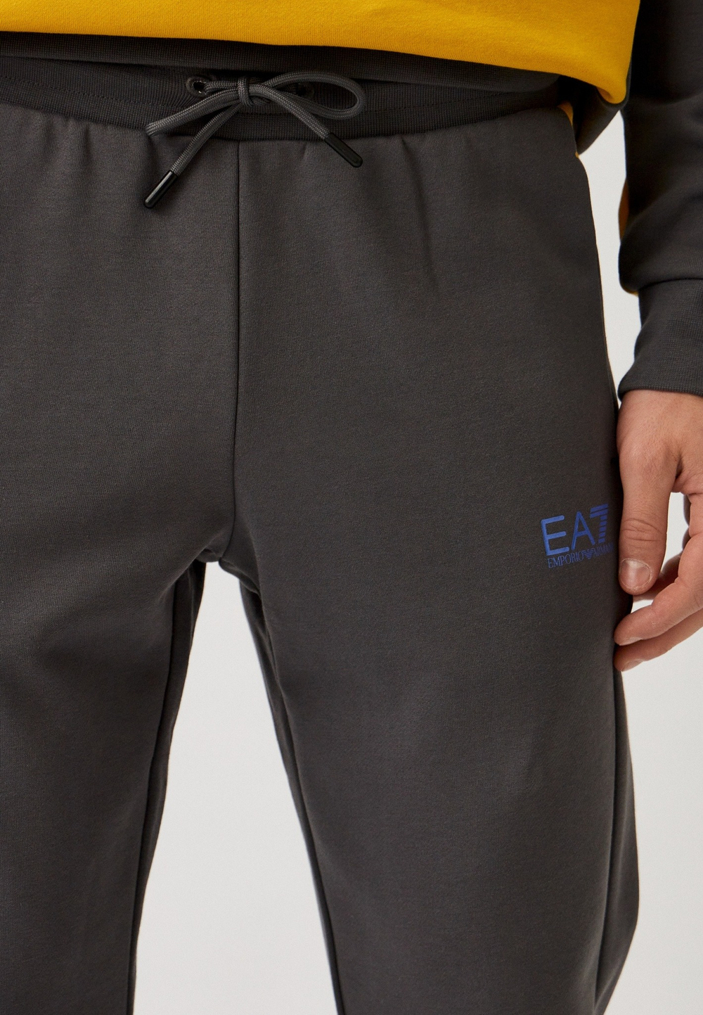 Спортивный костюм мужской EA7